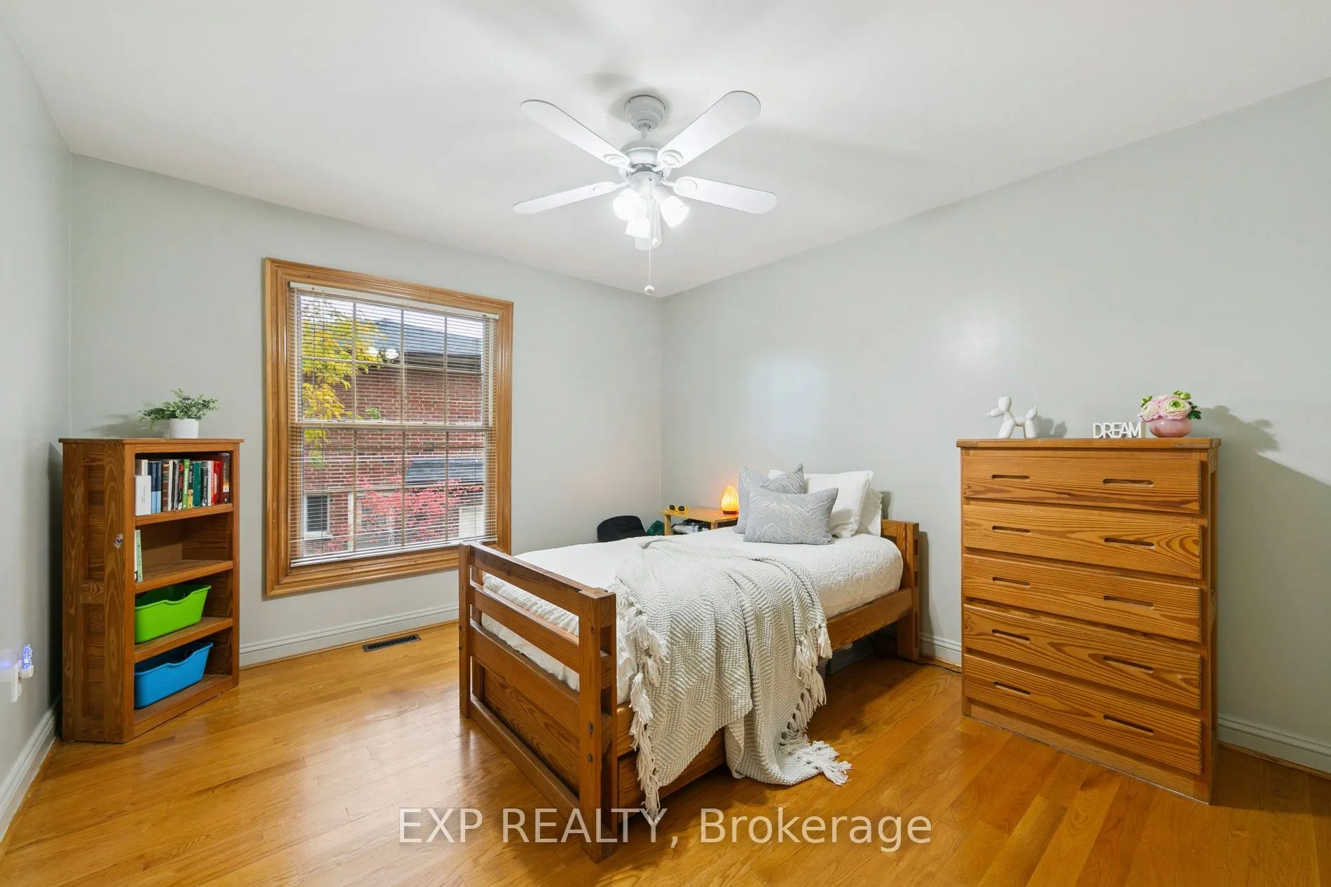 2565 Claymore Crescent