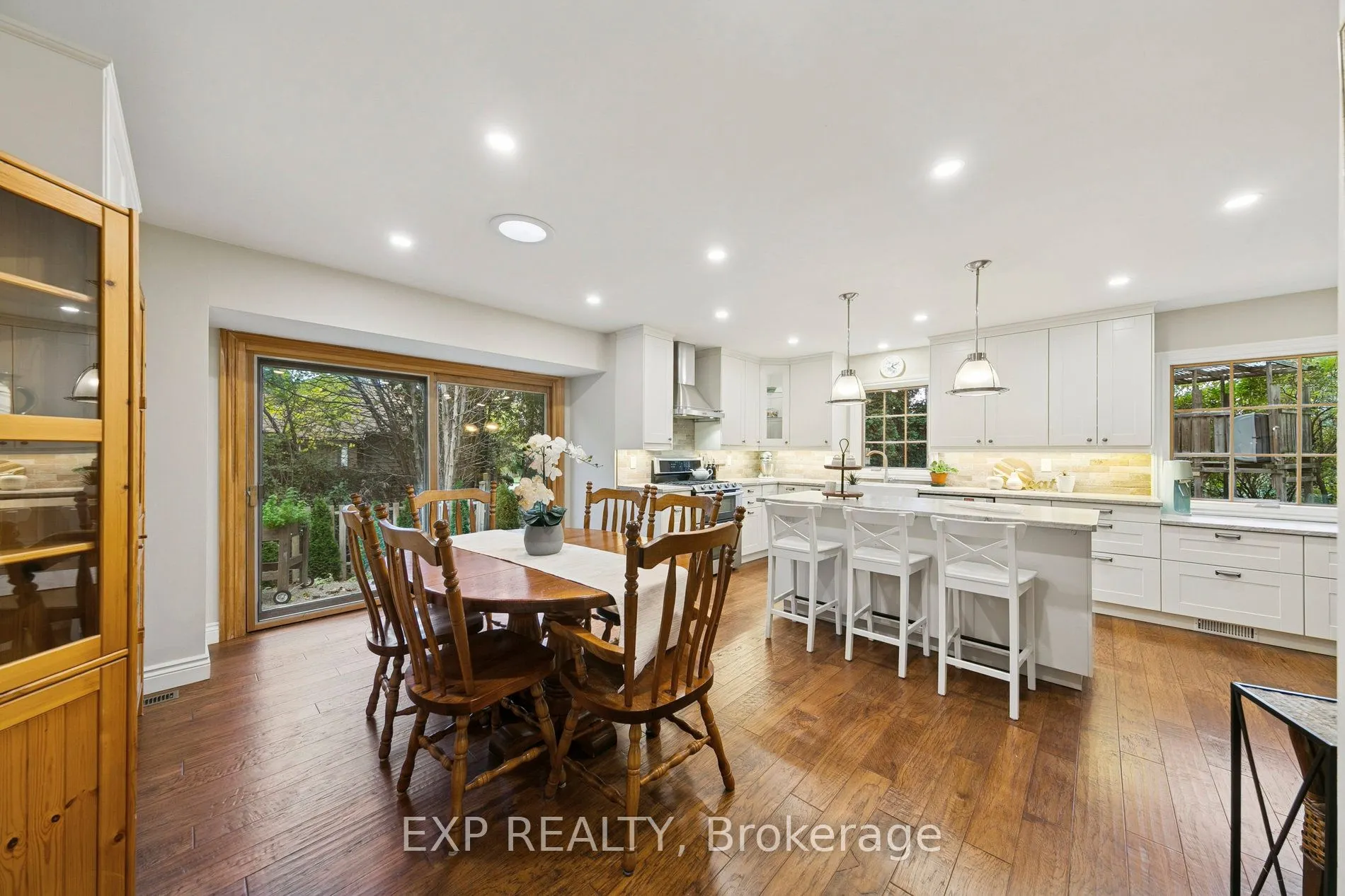 2565 Claymore Crescent