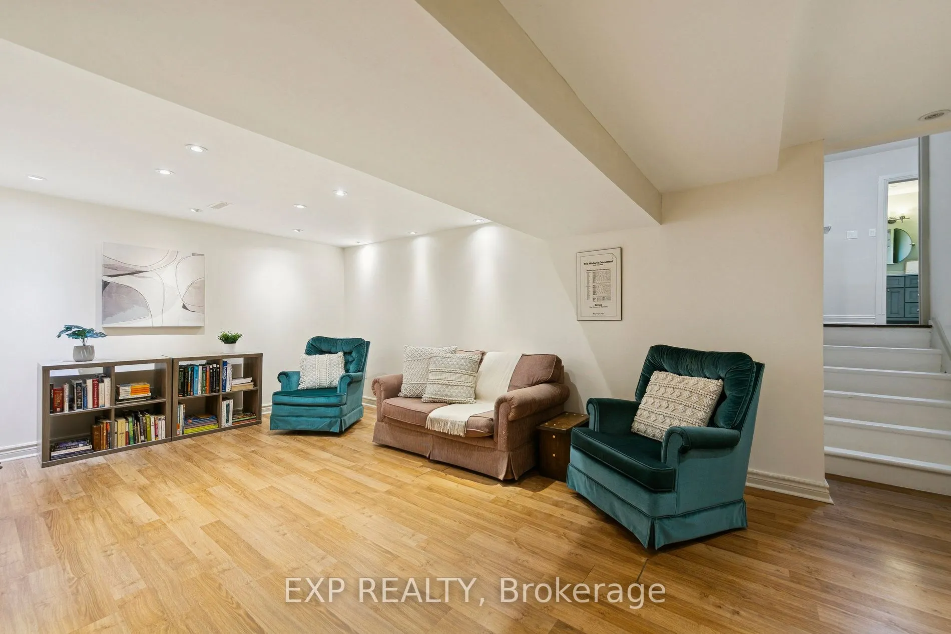 2565 Claymore Crescent