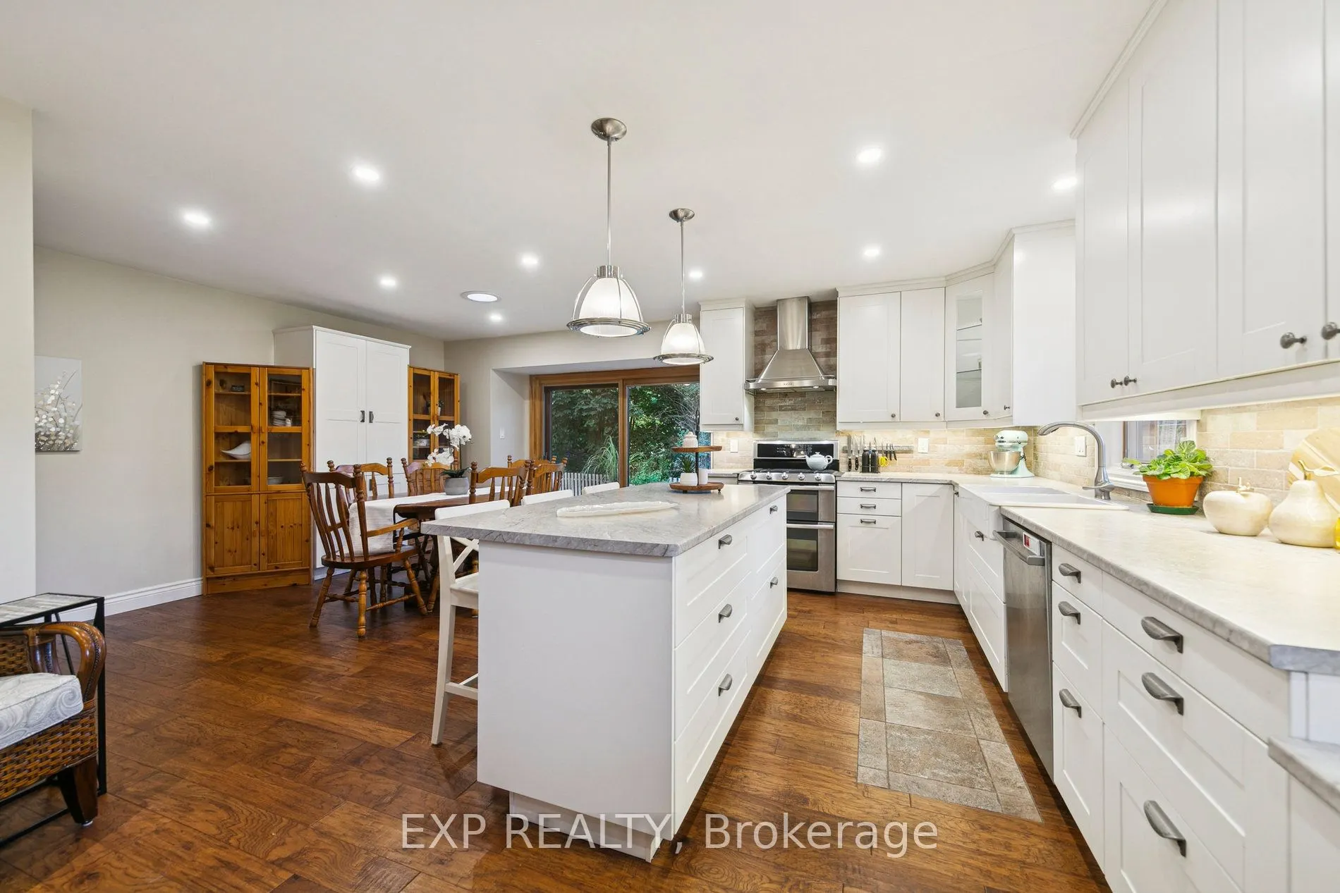 2565 Claymore Crescent