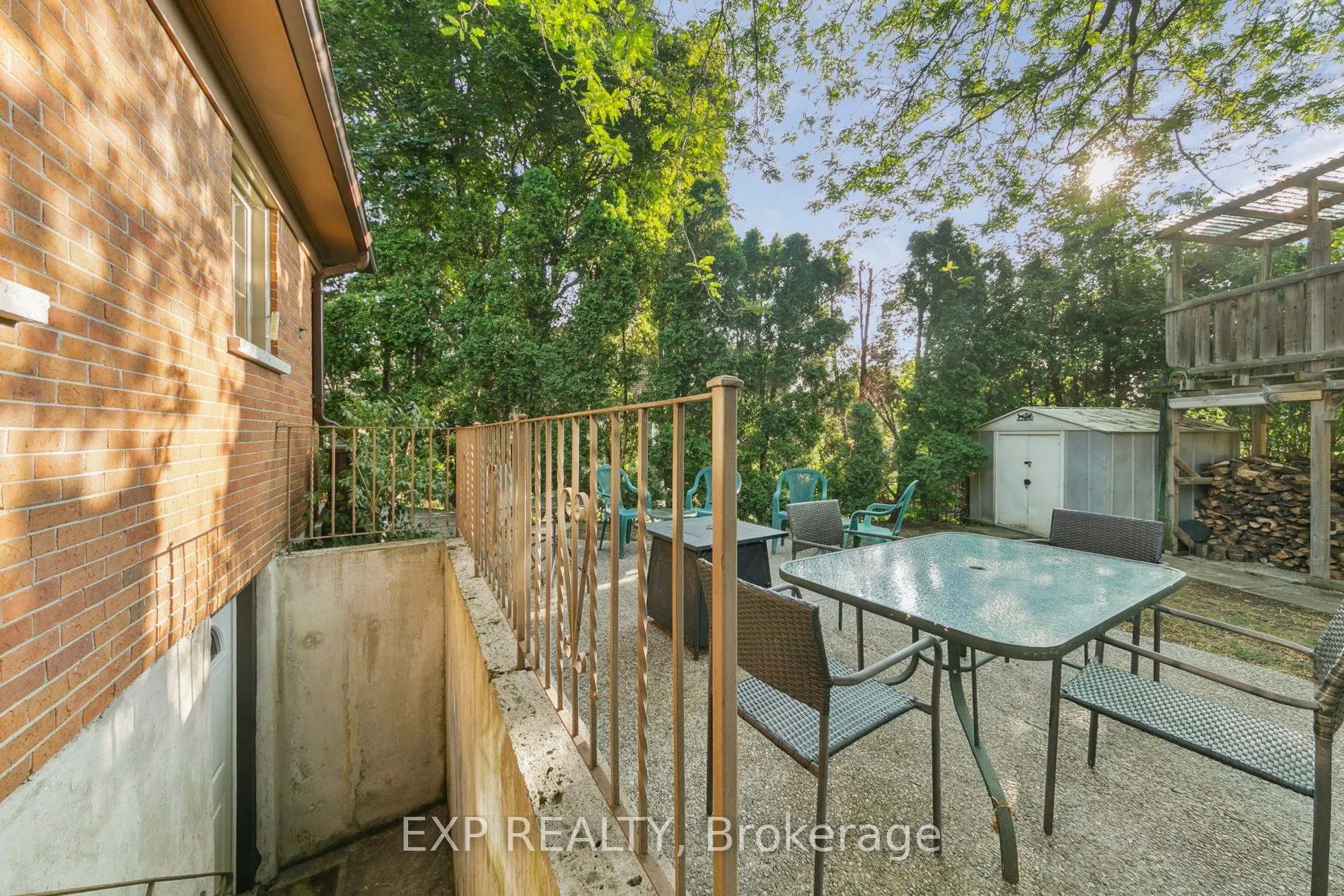 2565 Claymore Crescent