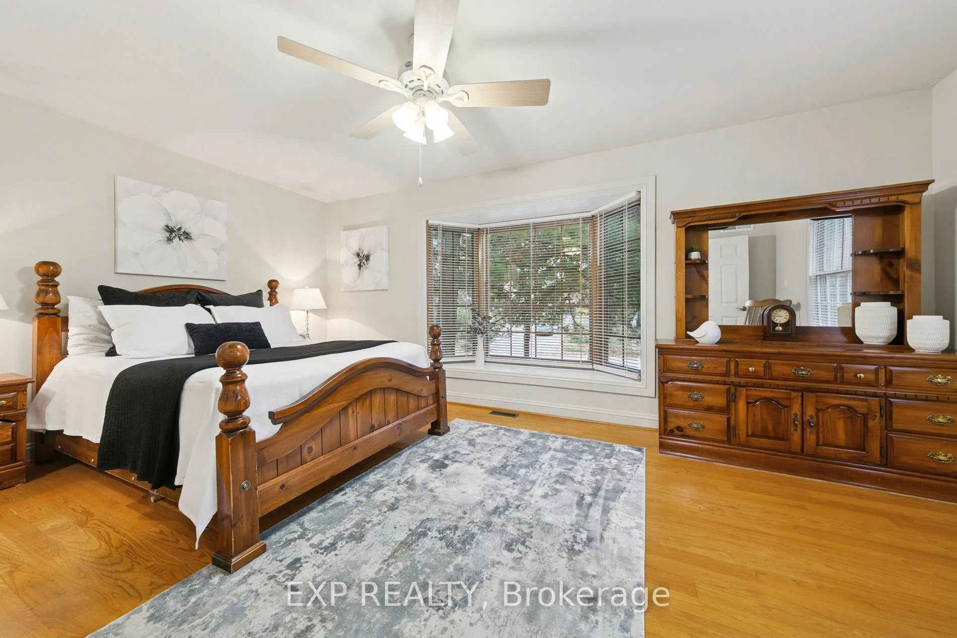 2565 Claymore Crescent