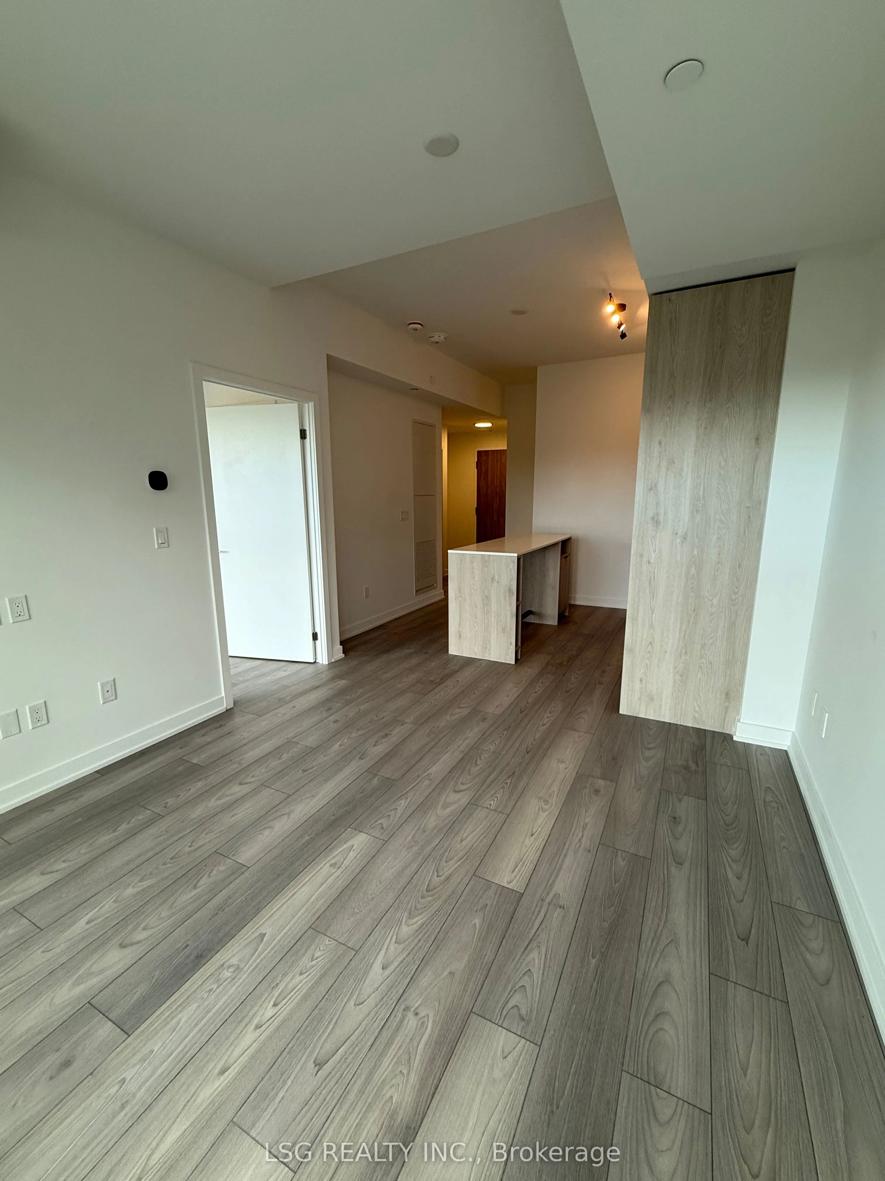 1007 The Queensway, #504