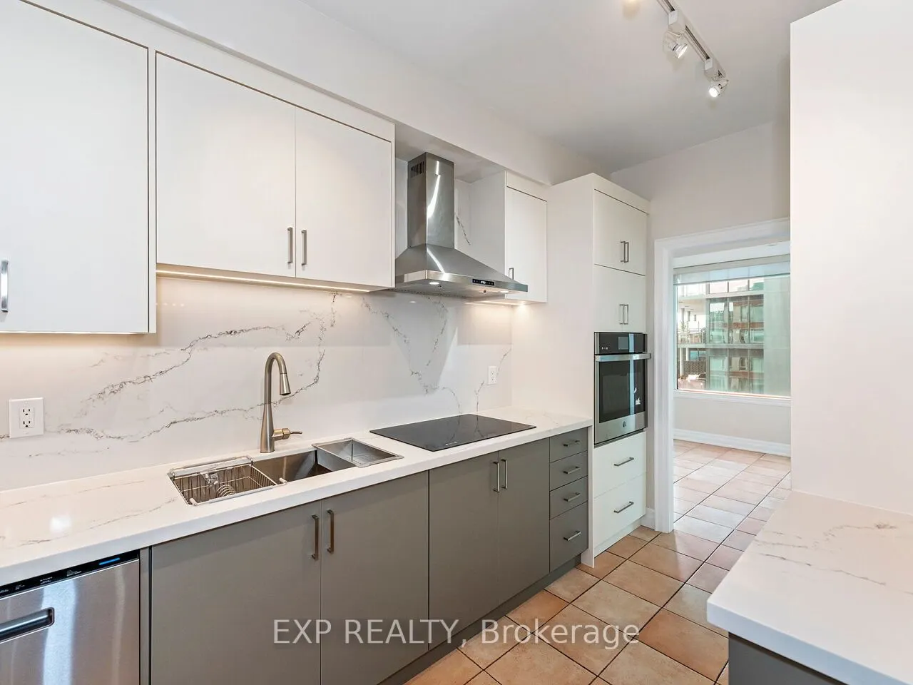 65 Port Street E, #406