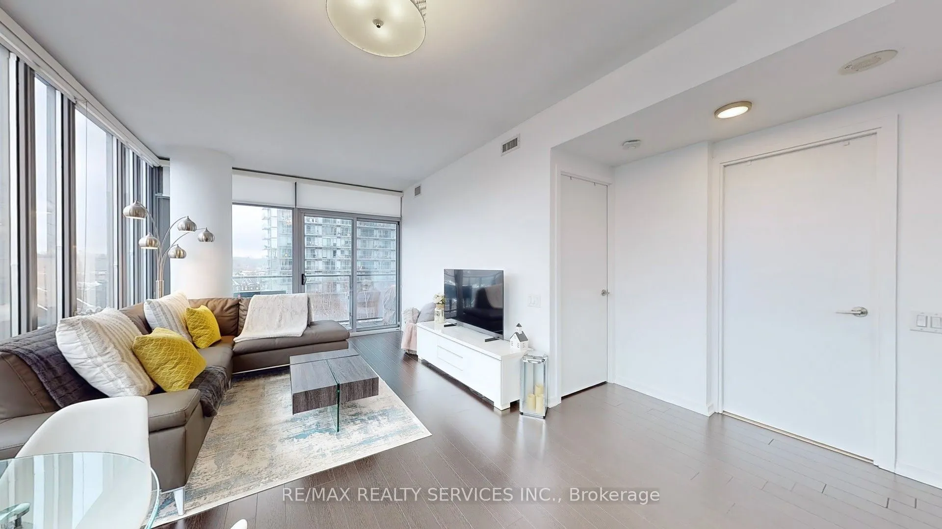 105 The Queensway Avenue, #511