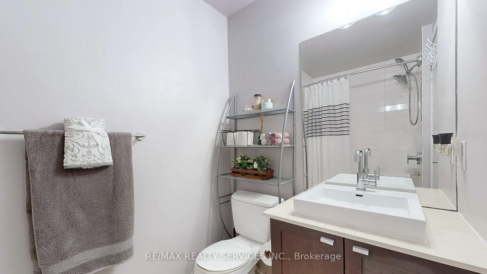 105 The Queensway Avenue, #511