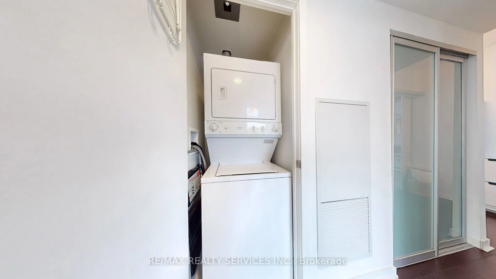 105 The Queensway Avenue, #511