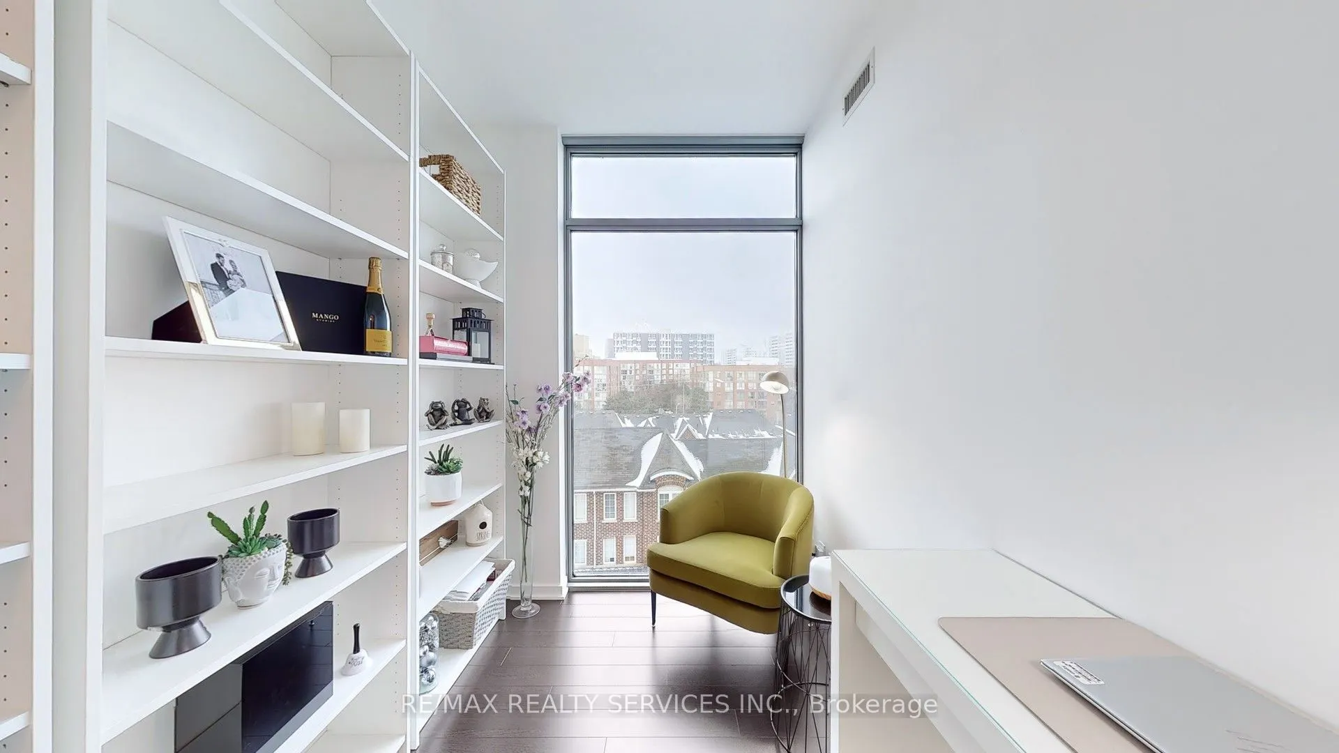 105 The Queensway Avenue, #511