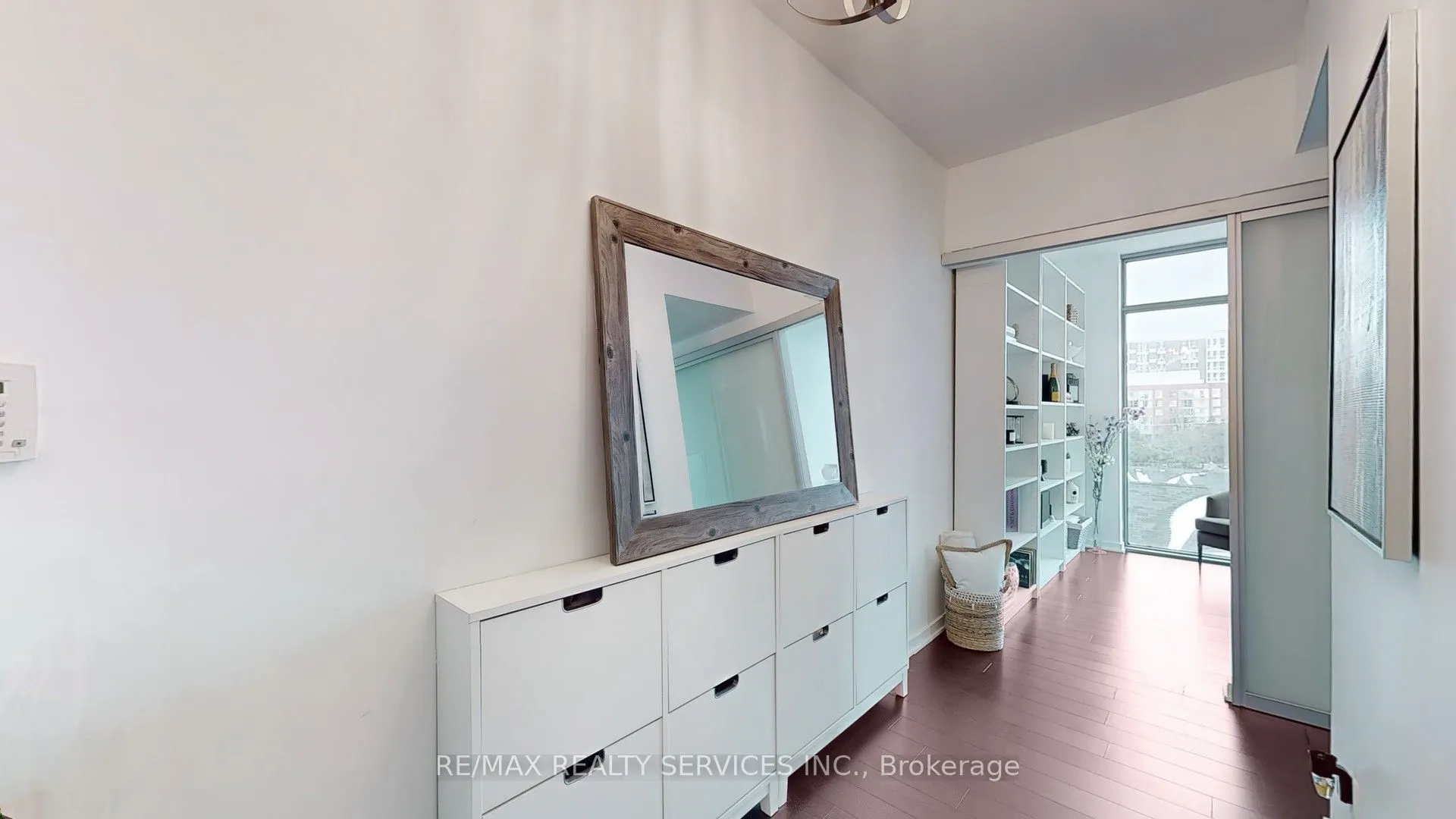 105 The Queensway Avenue, #511