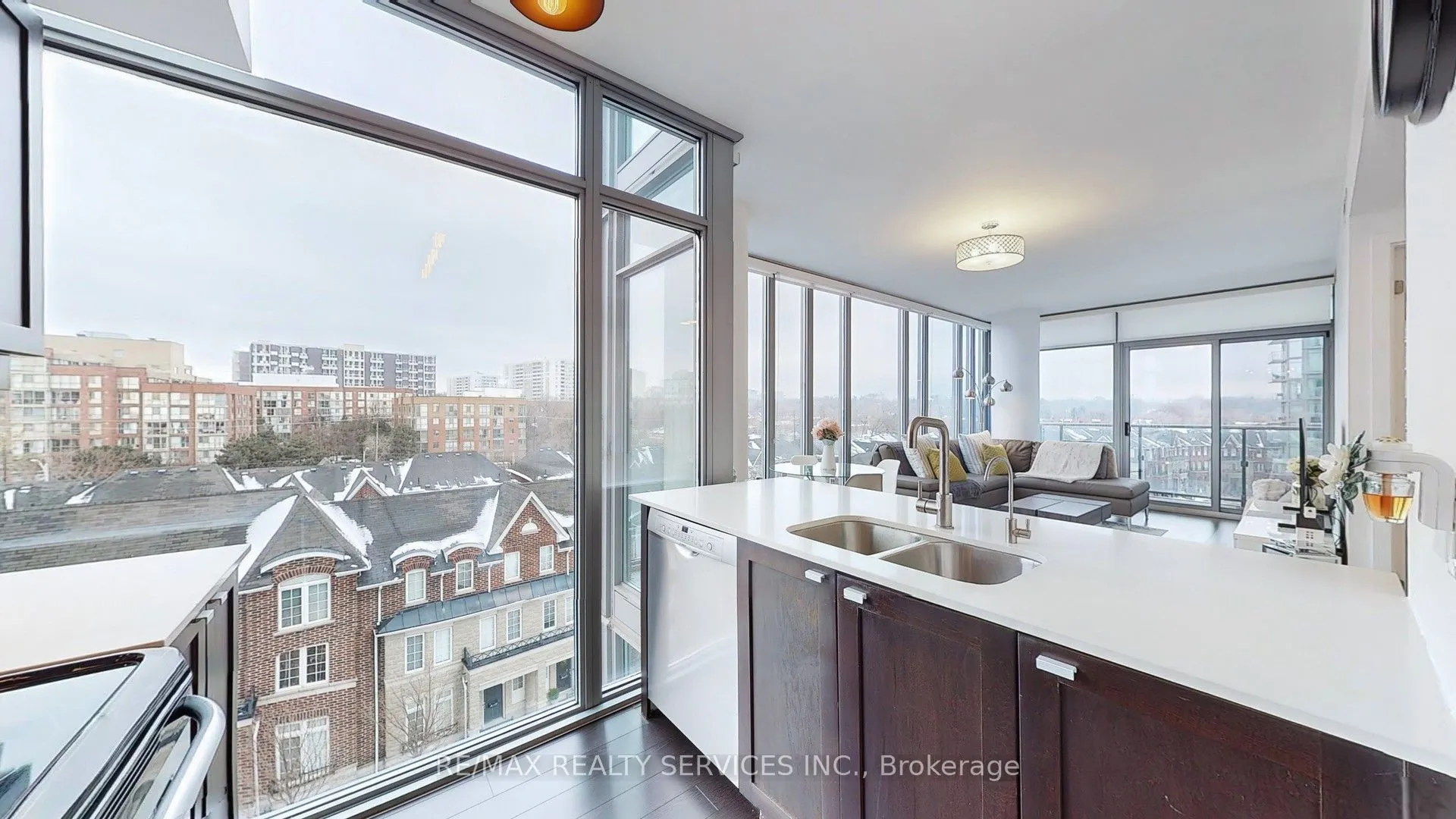 105 The Queensway Avenue, #511