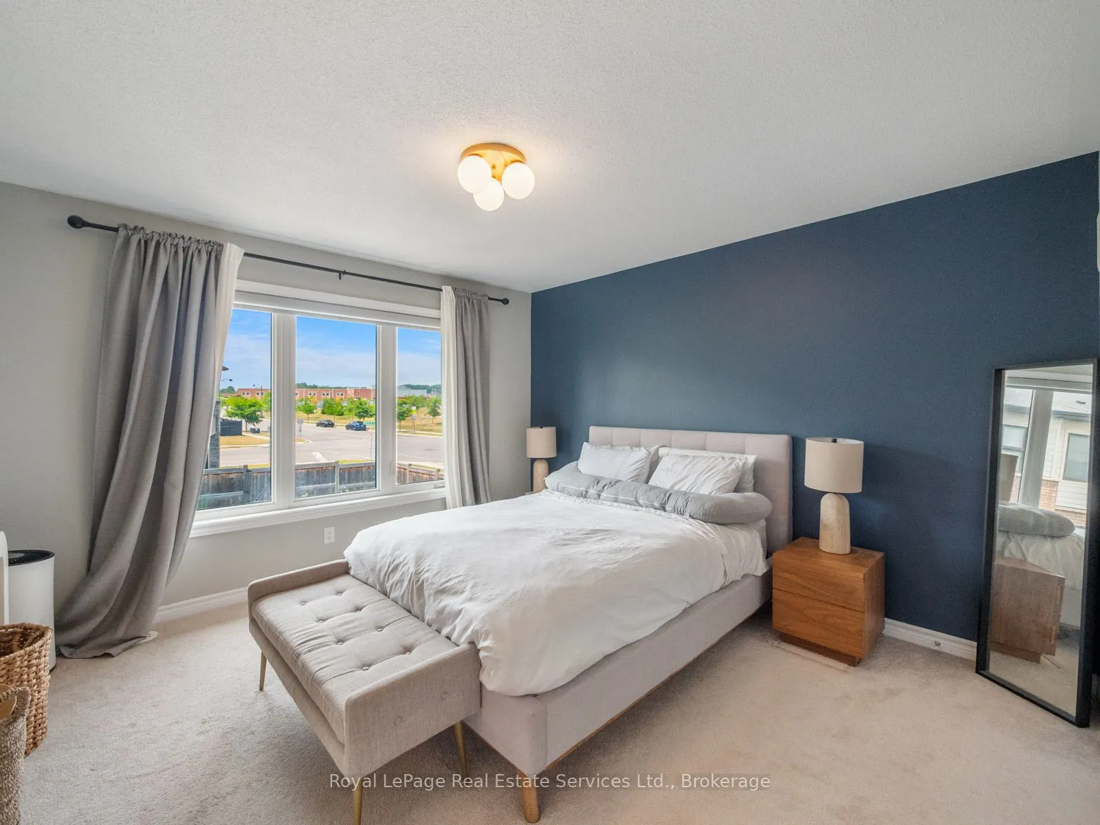 431 Athabasca Common