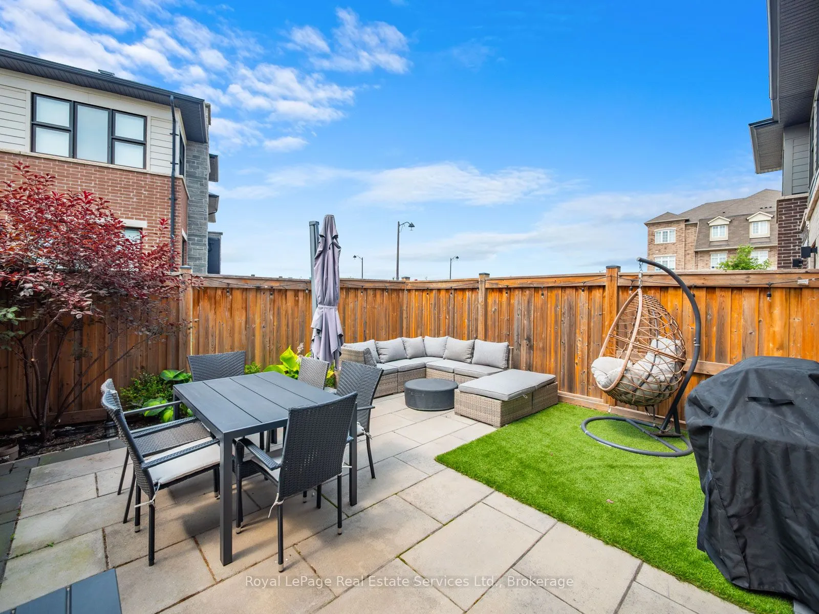 431 Athabasca Common