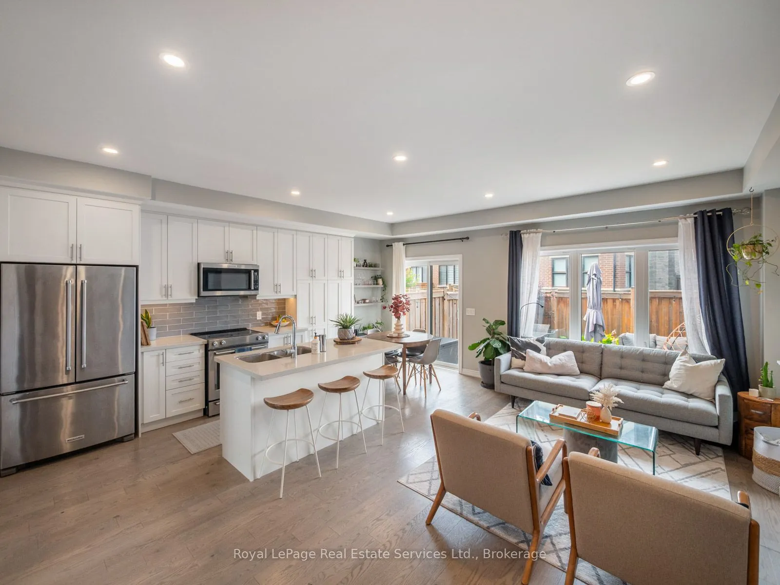 431 Athabasca Common