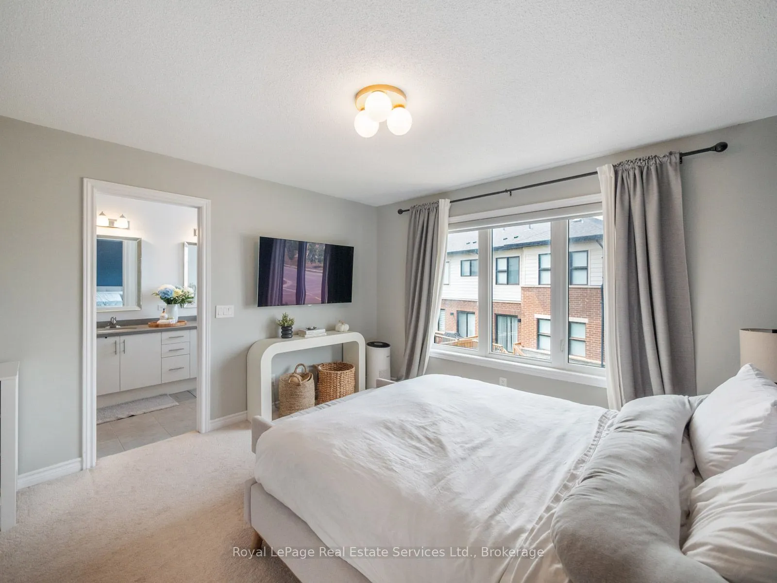 431 Athabasca Common