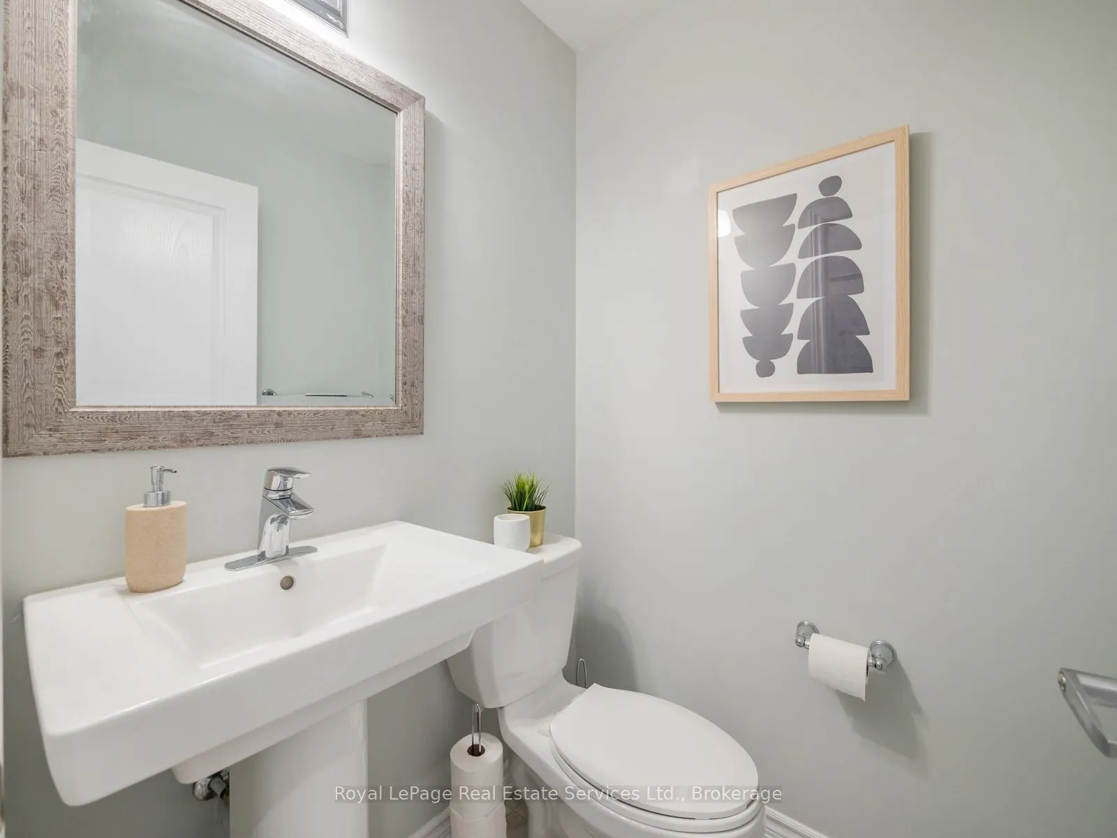 431 Athabasca Common