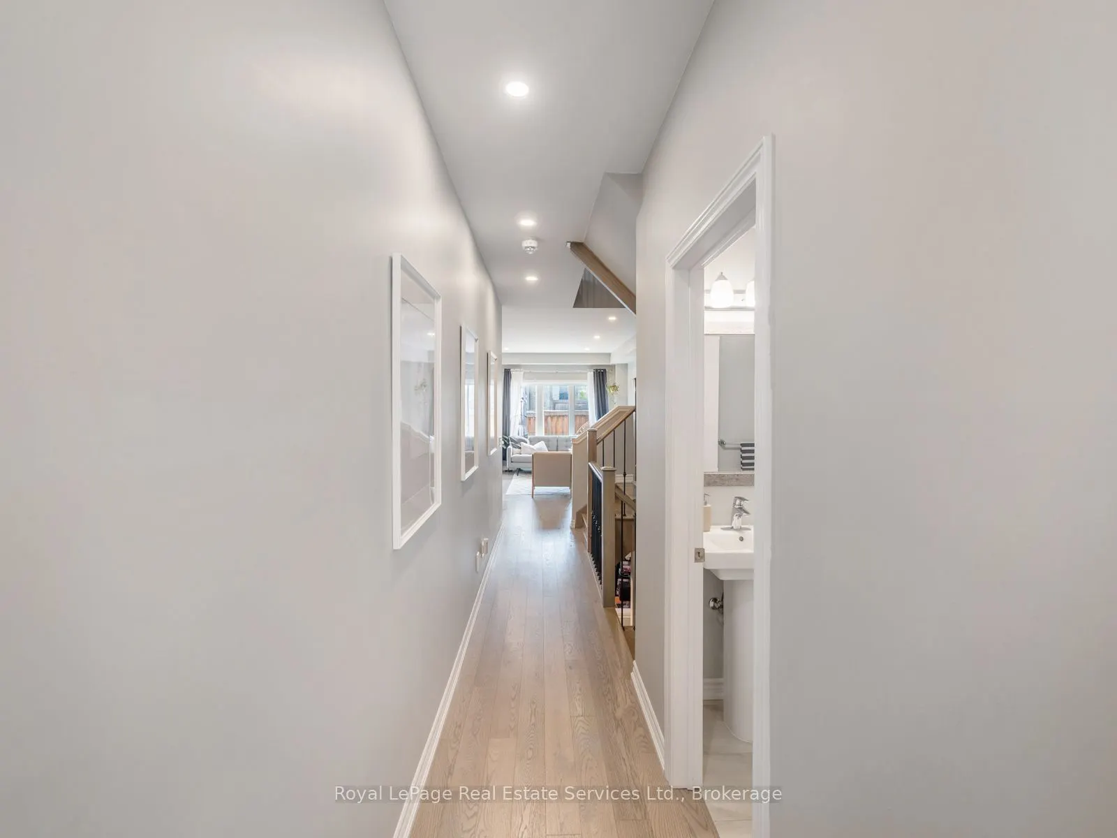 431 Athabasca Common