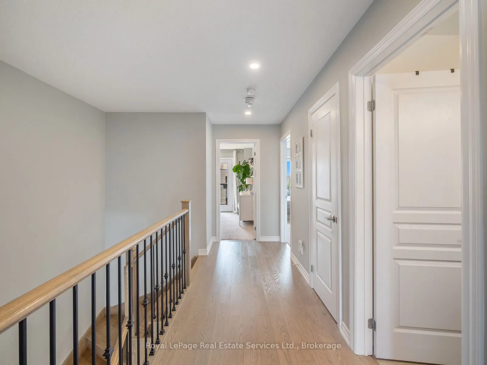 431 Athabasca Common