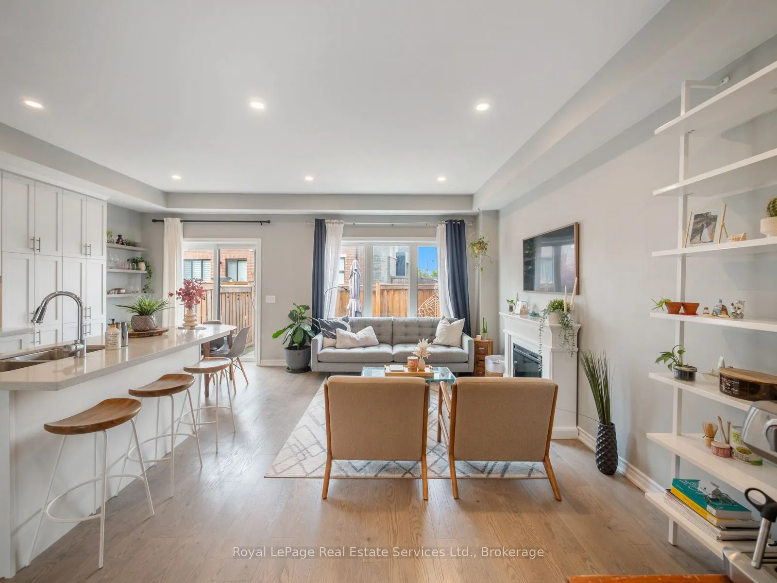 431 Athabasca Common