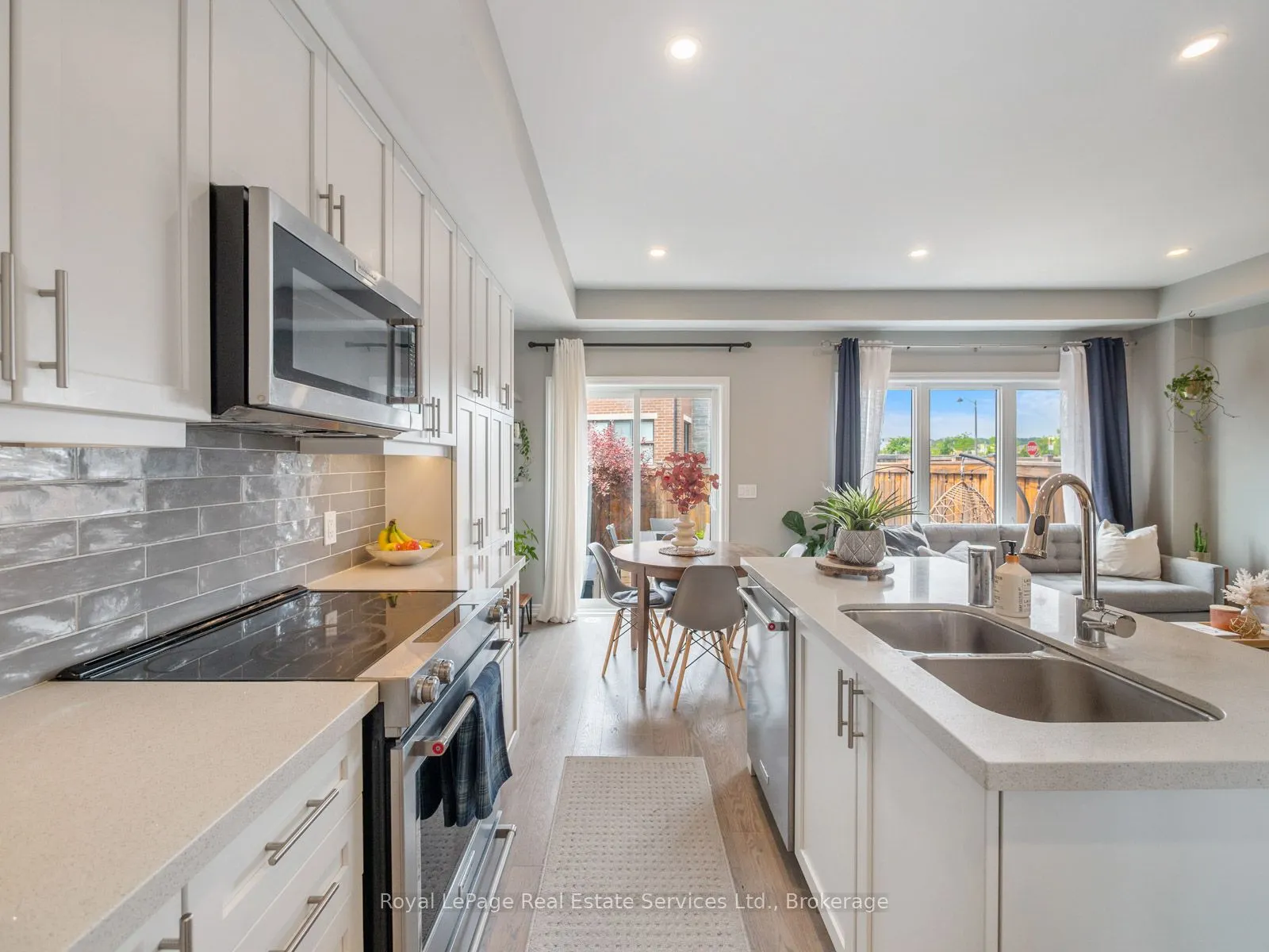 431 Athabasca Common