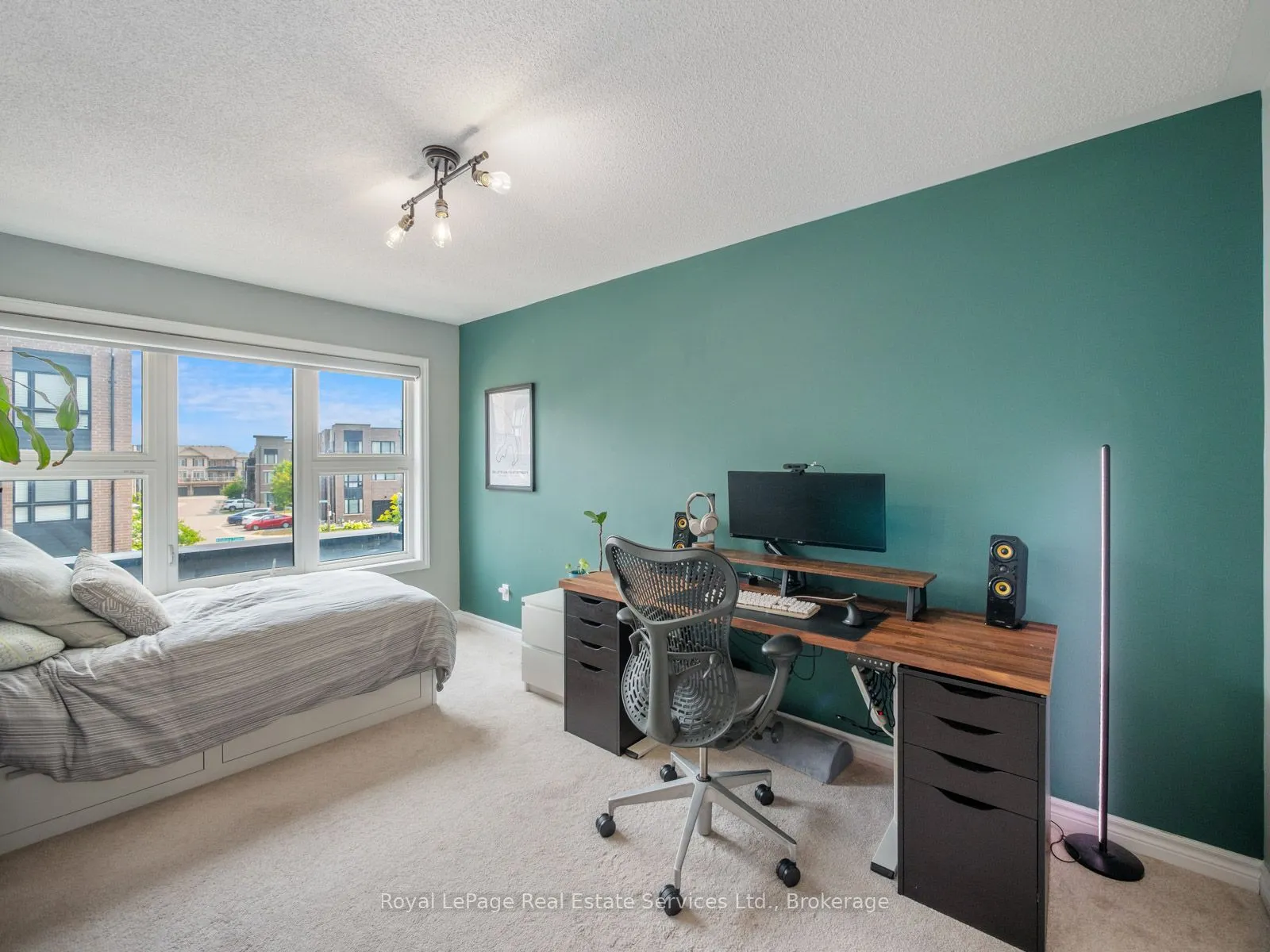 431 Athabasca Common