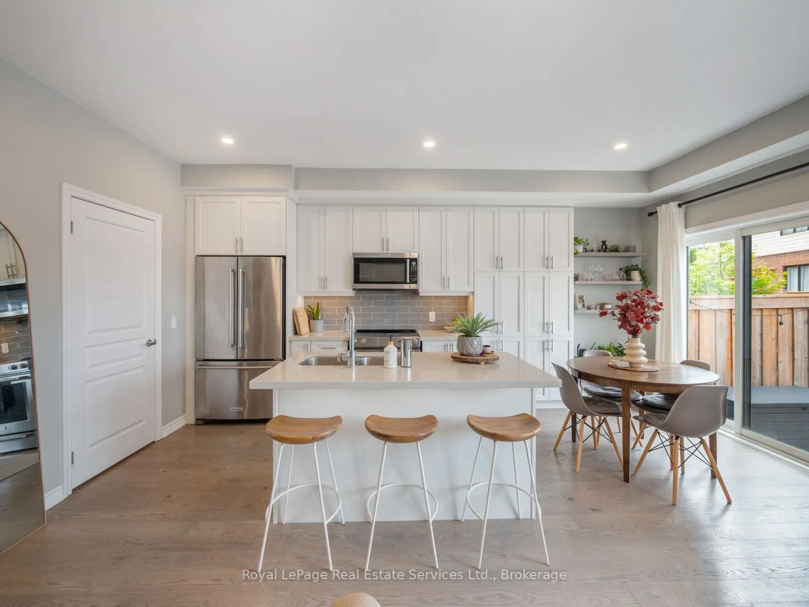 431 Athabasca Common