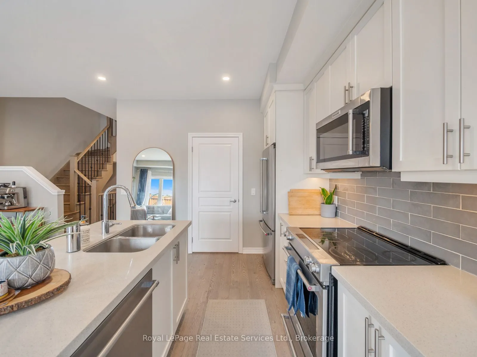 431 Athabasca Common