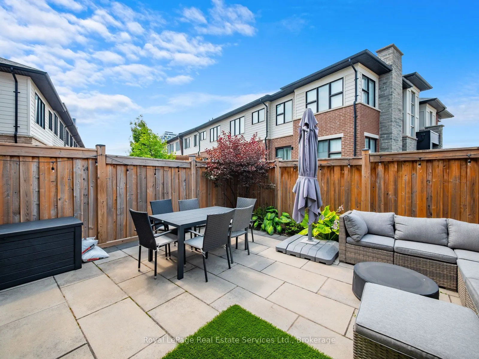 431 Athabasca Common