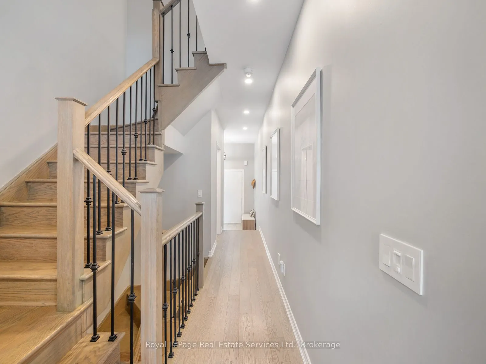 431 Athabasca Common