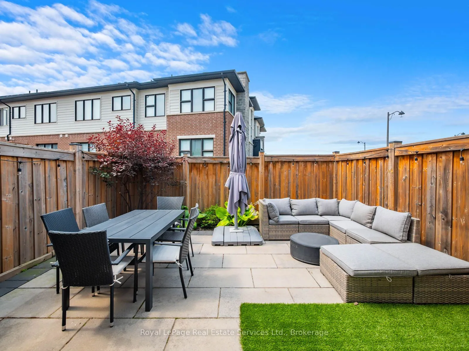 431 Athabasca Common