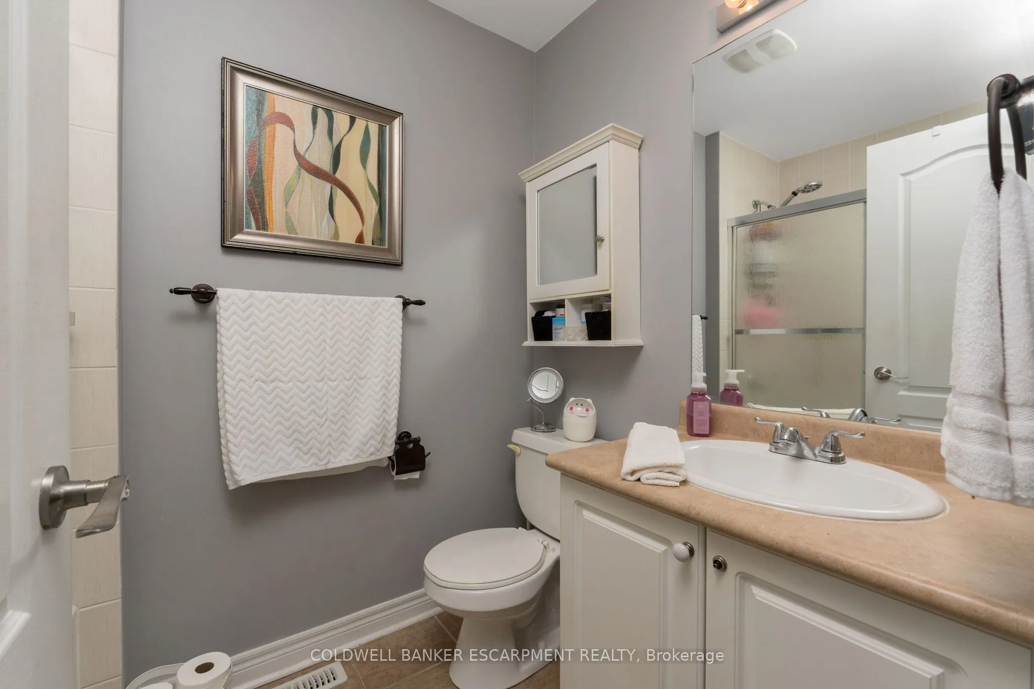 256 Landsborough Avenue S