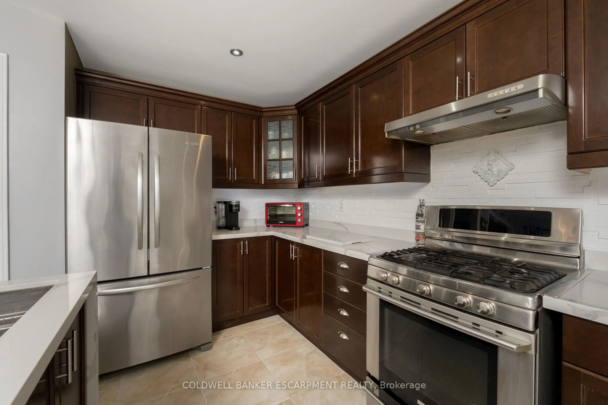 256 Landsborough Avenue S