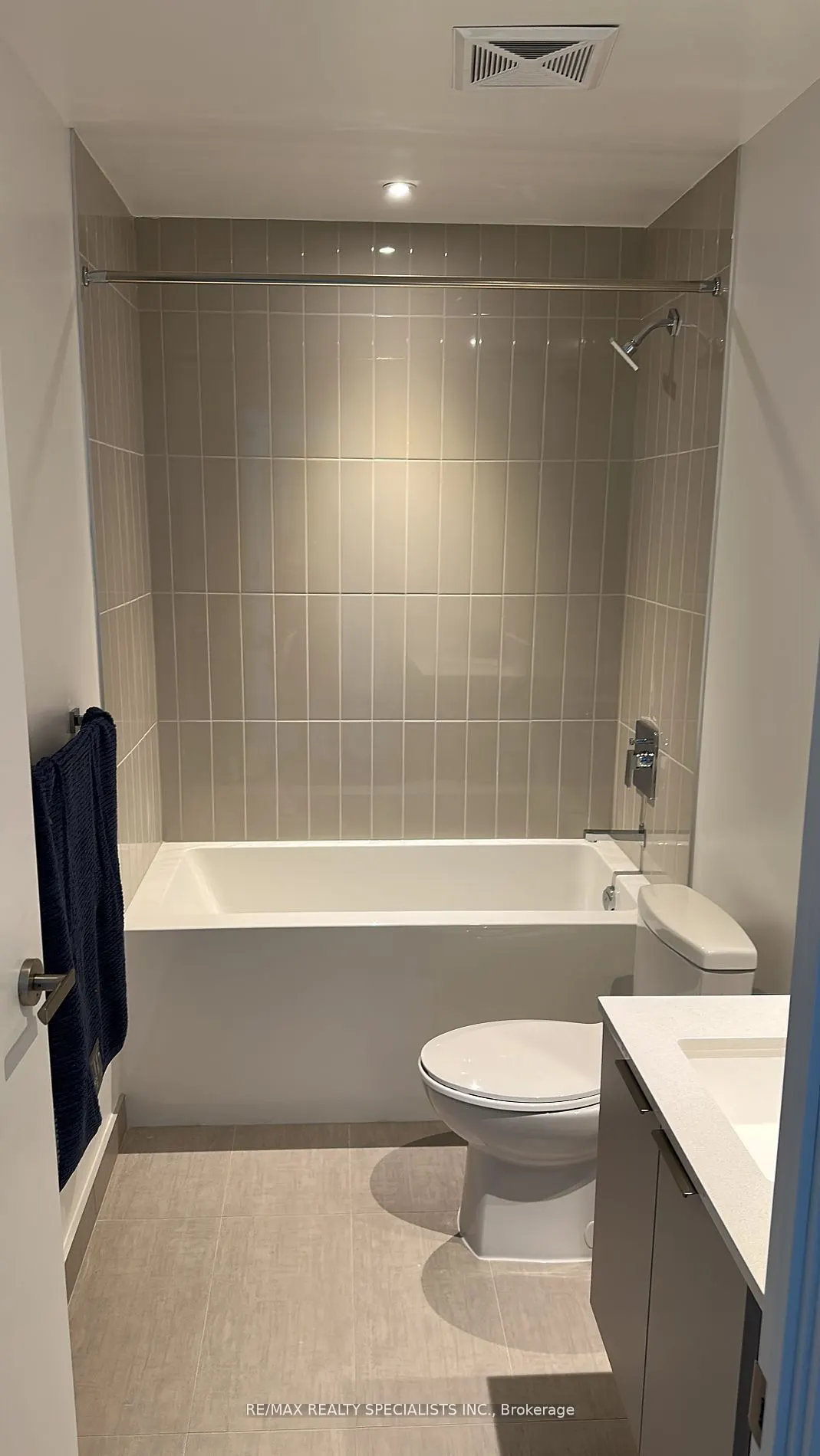 3900 Confederation Parkway, #211