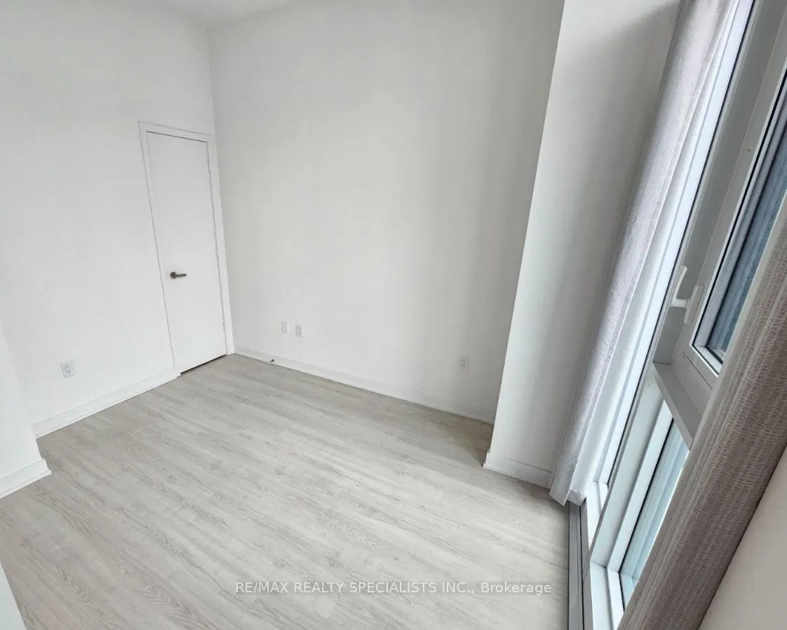 3900 Confederation Parkway, #211