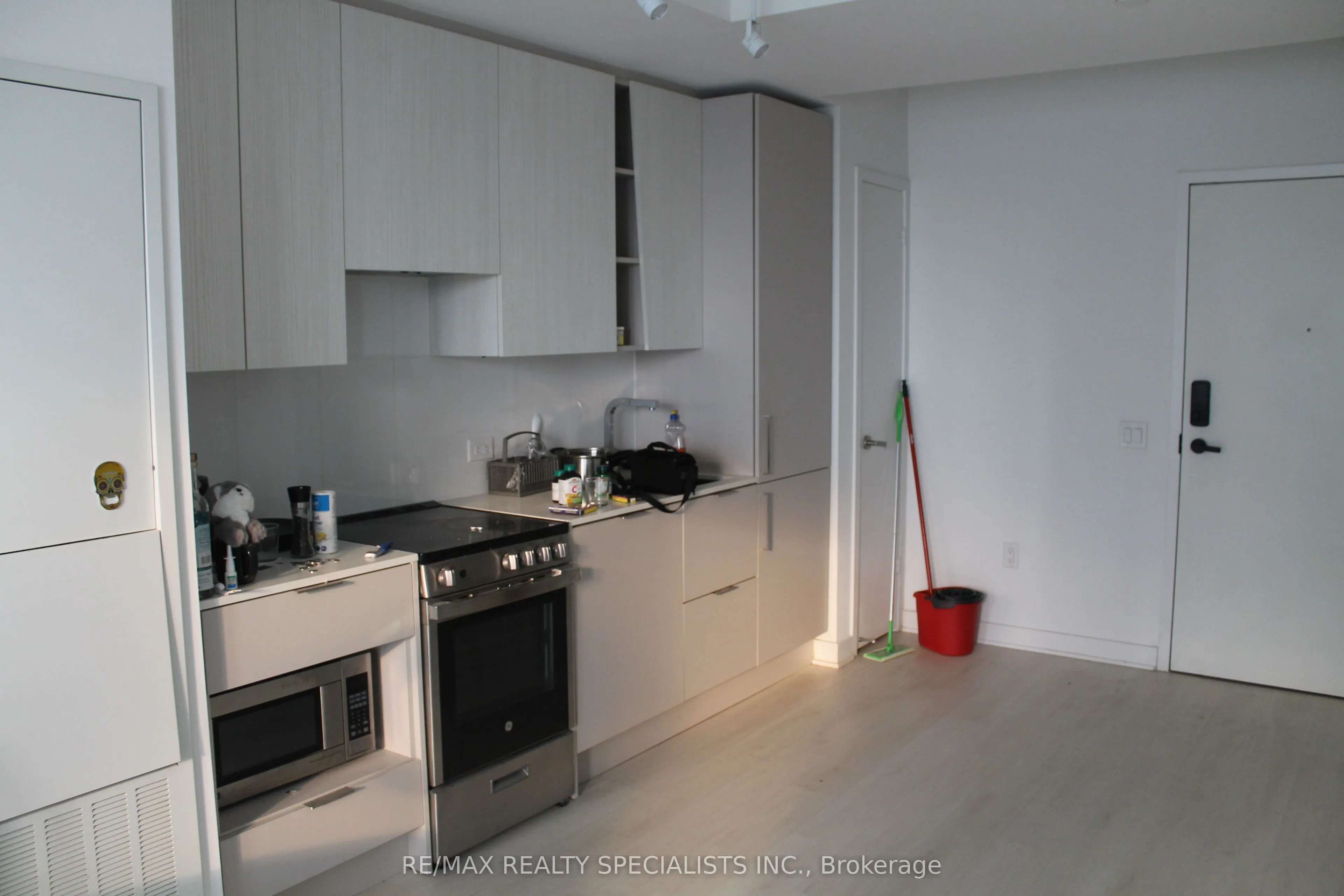 3900 Confederation Parkway, #211