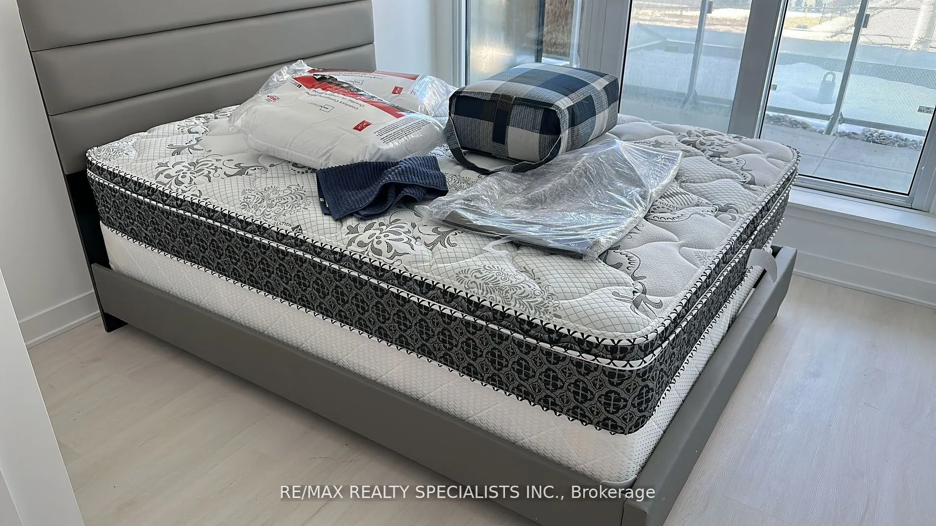 3900 Confederation Parkway, #211