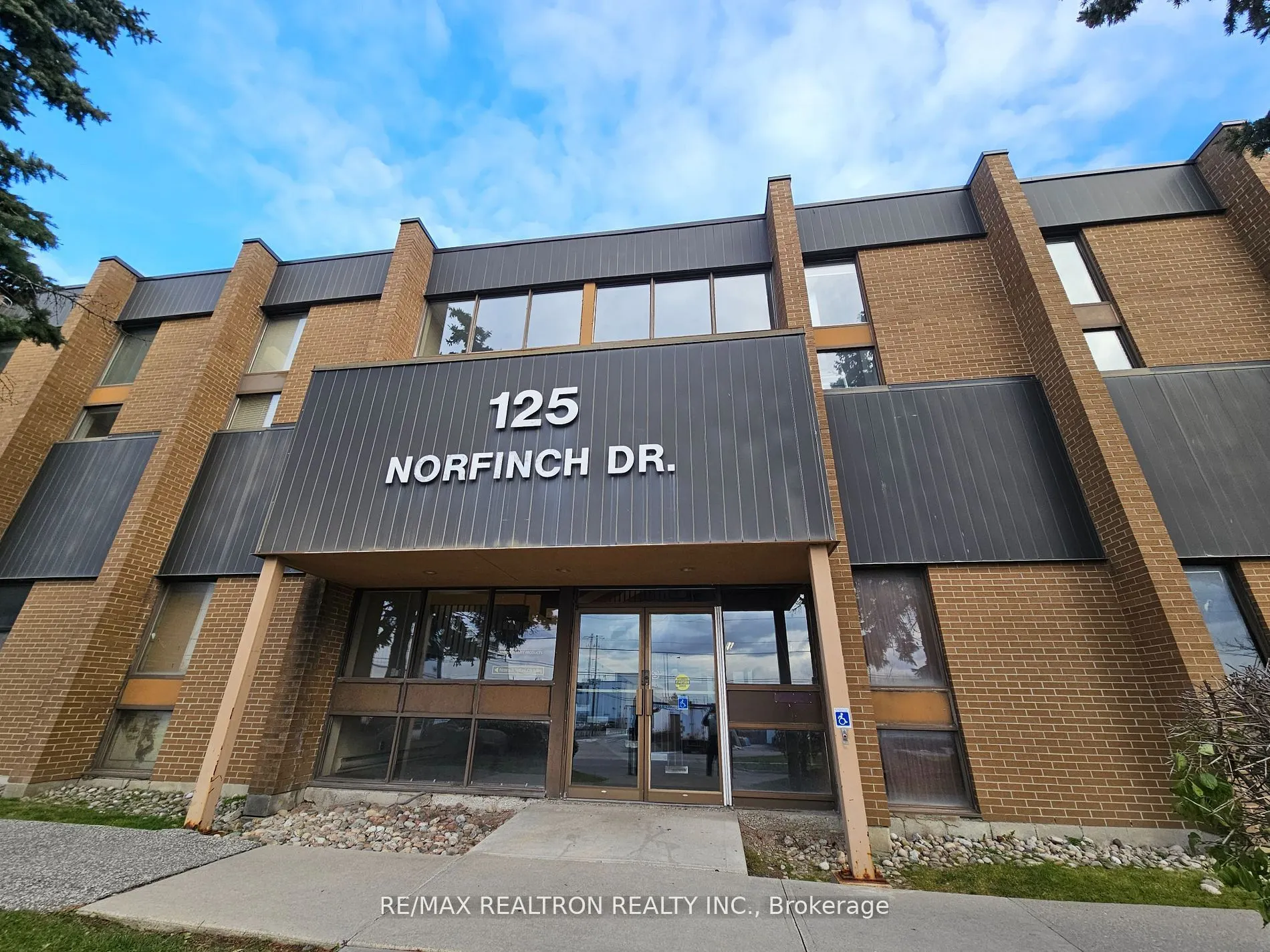 125 Norfinch Drive, #214