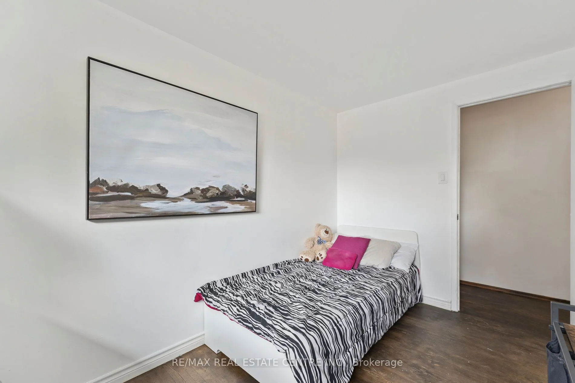 102 Rutherford Road N