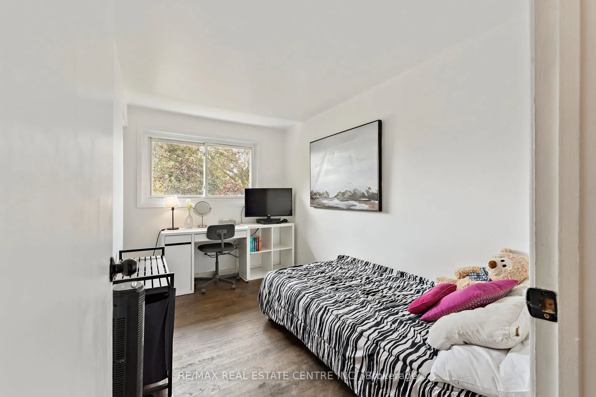 102 Rutherford Road N