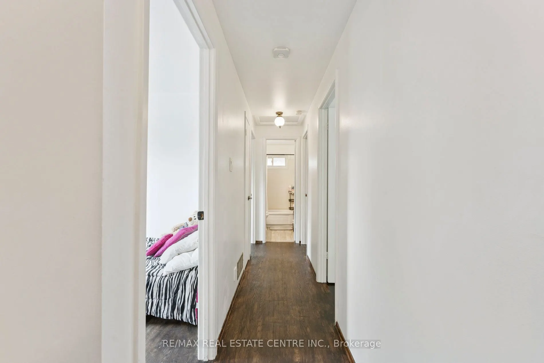 102 Rutherford Road N