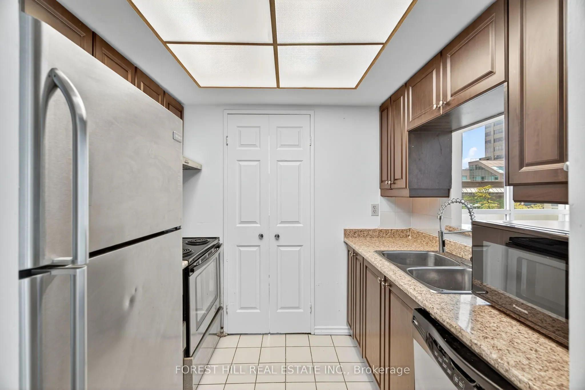 285 Enfield Place N, #210