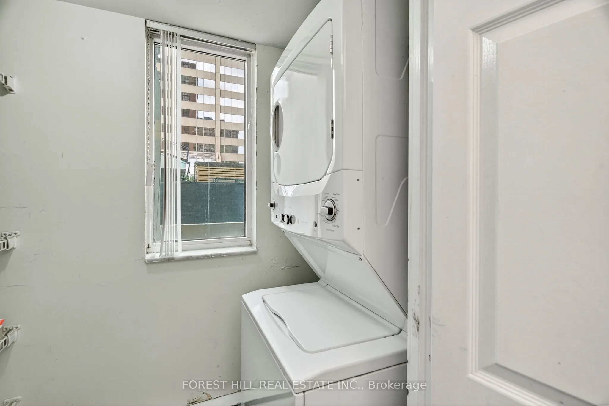 285 Enfield Place N, #210