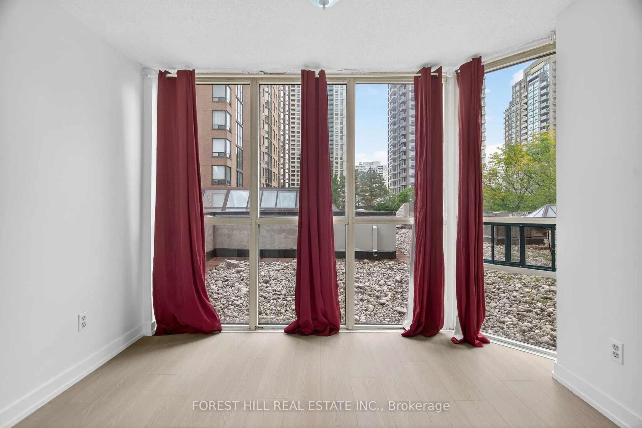 285 Enfield Place N, #210