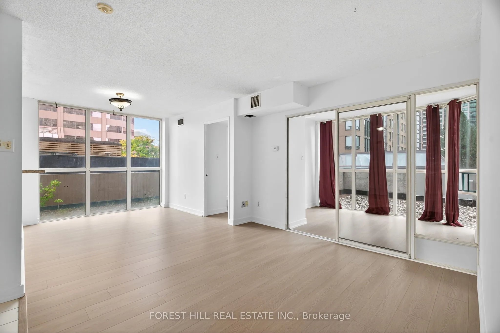 285 Enfield Place N, #210