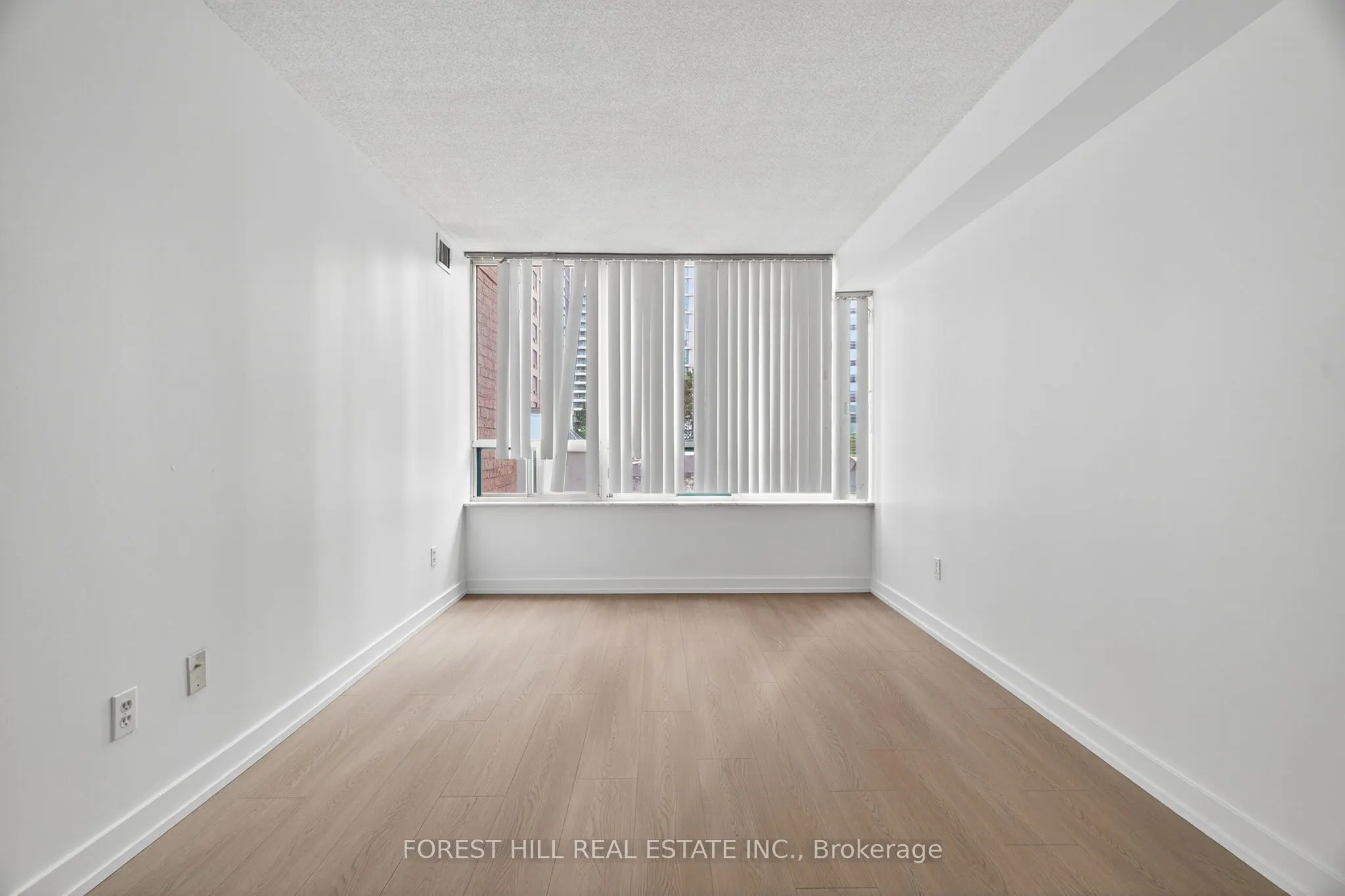 285 Enfield Place N, #210