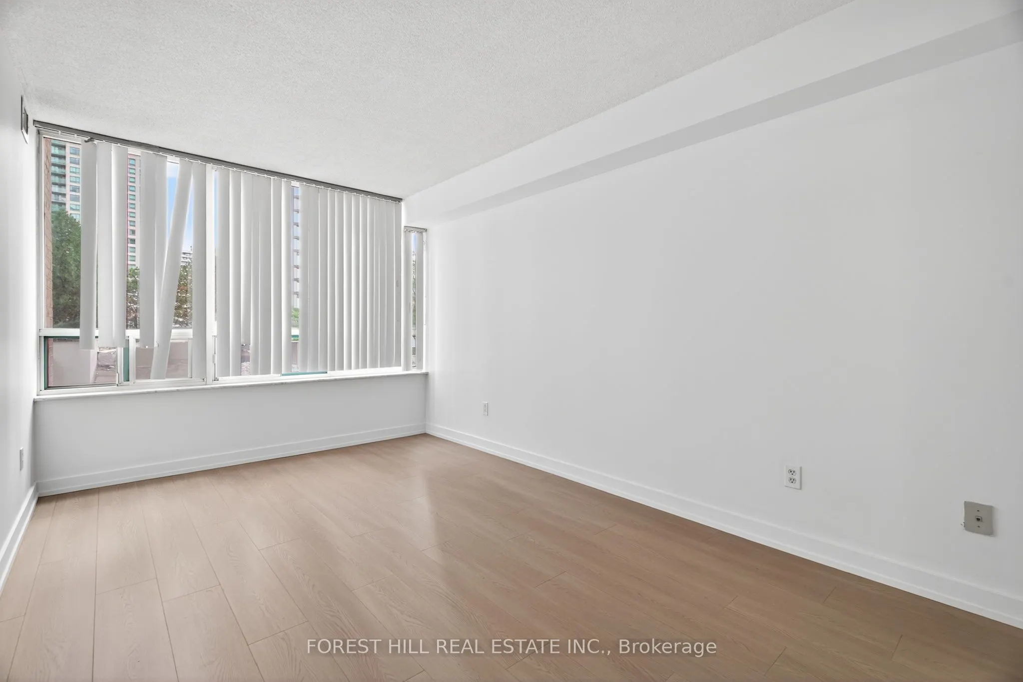 285 Enfield Place N, #210