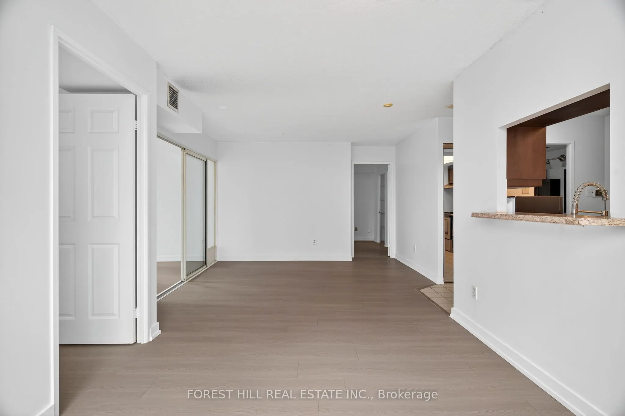 285 Enfield Place N, #210