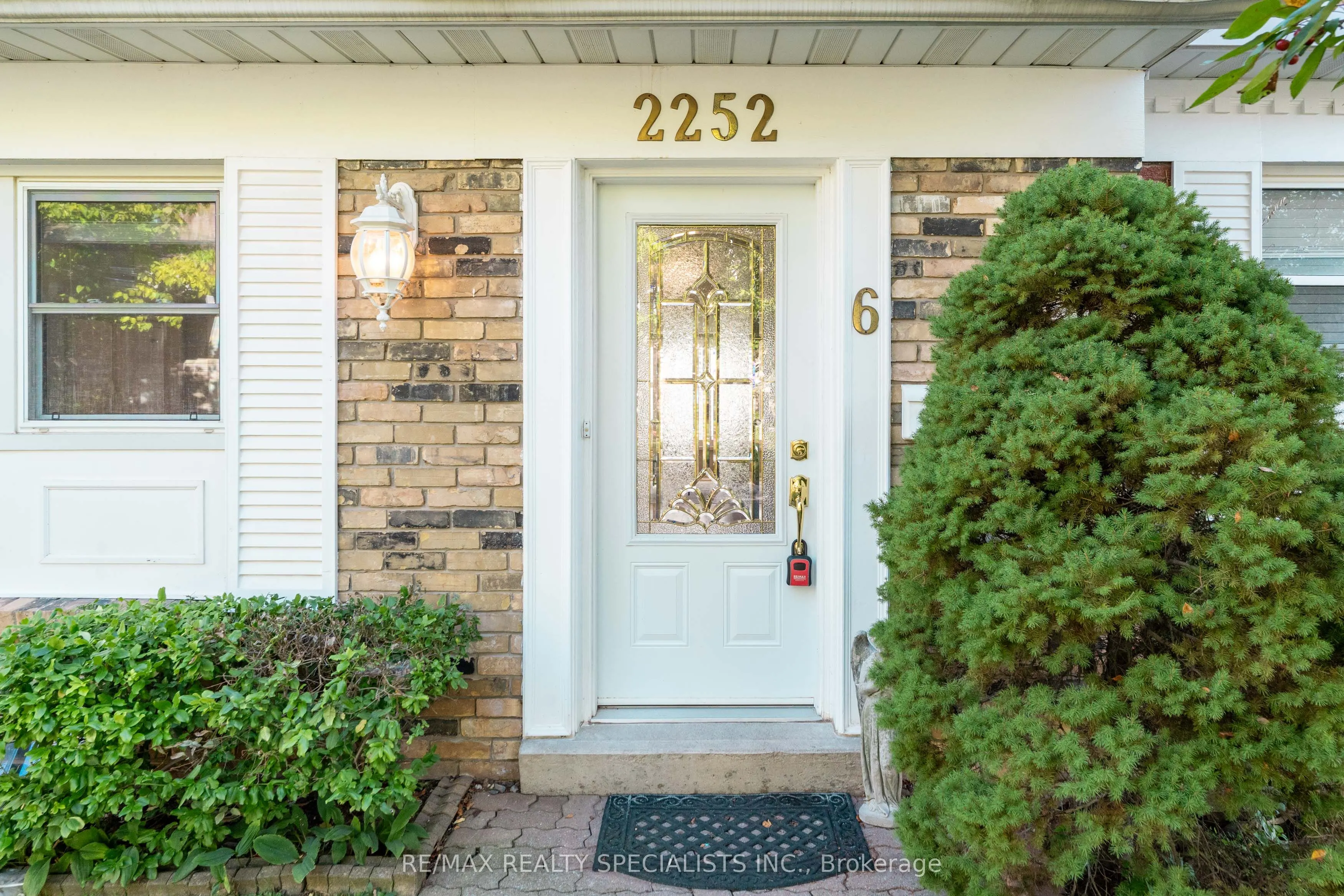 2252 Upper Middle Road, #6