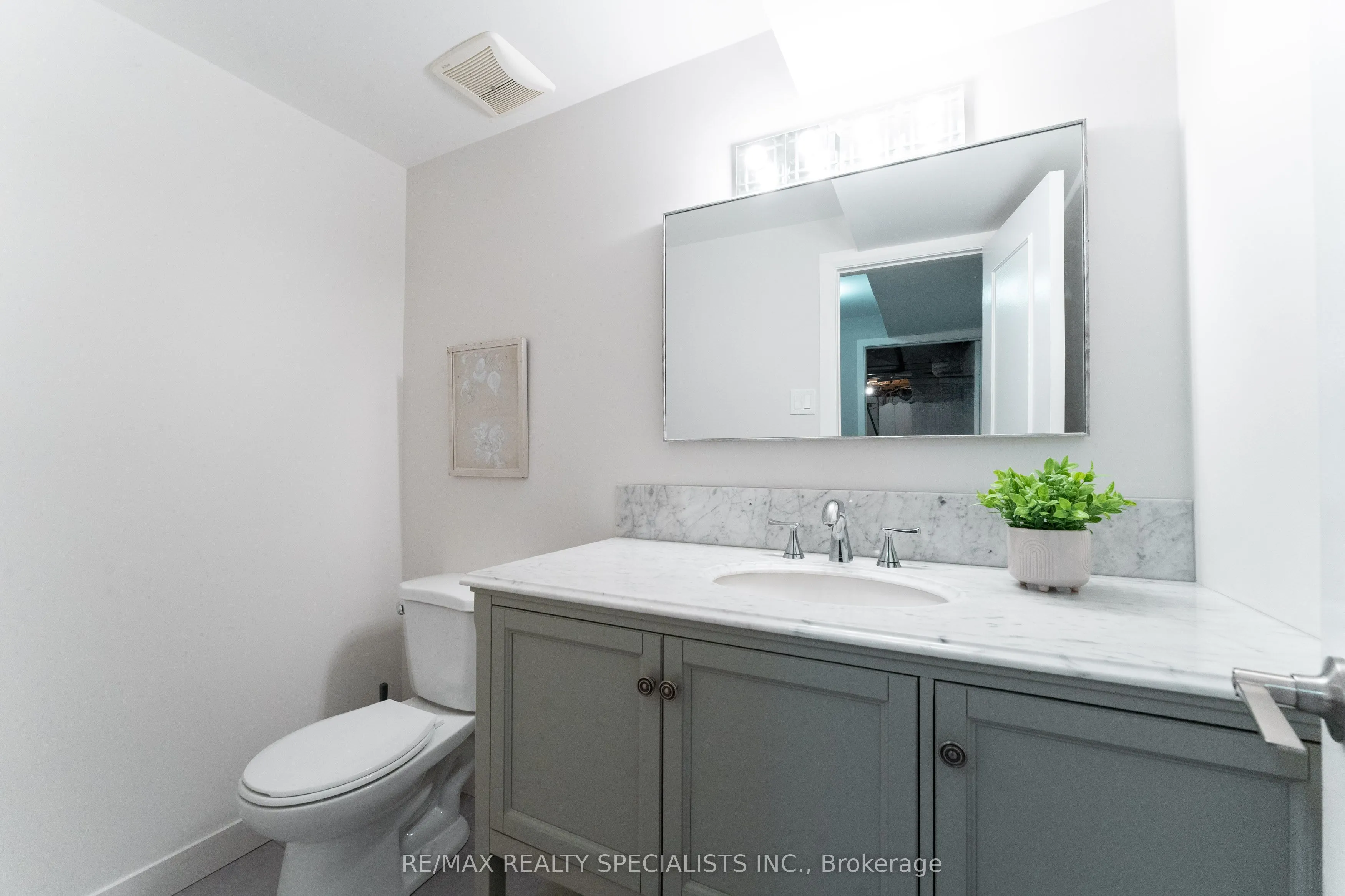 2252 Upper Middle Road, #6