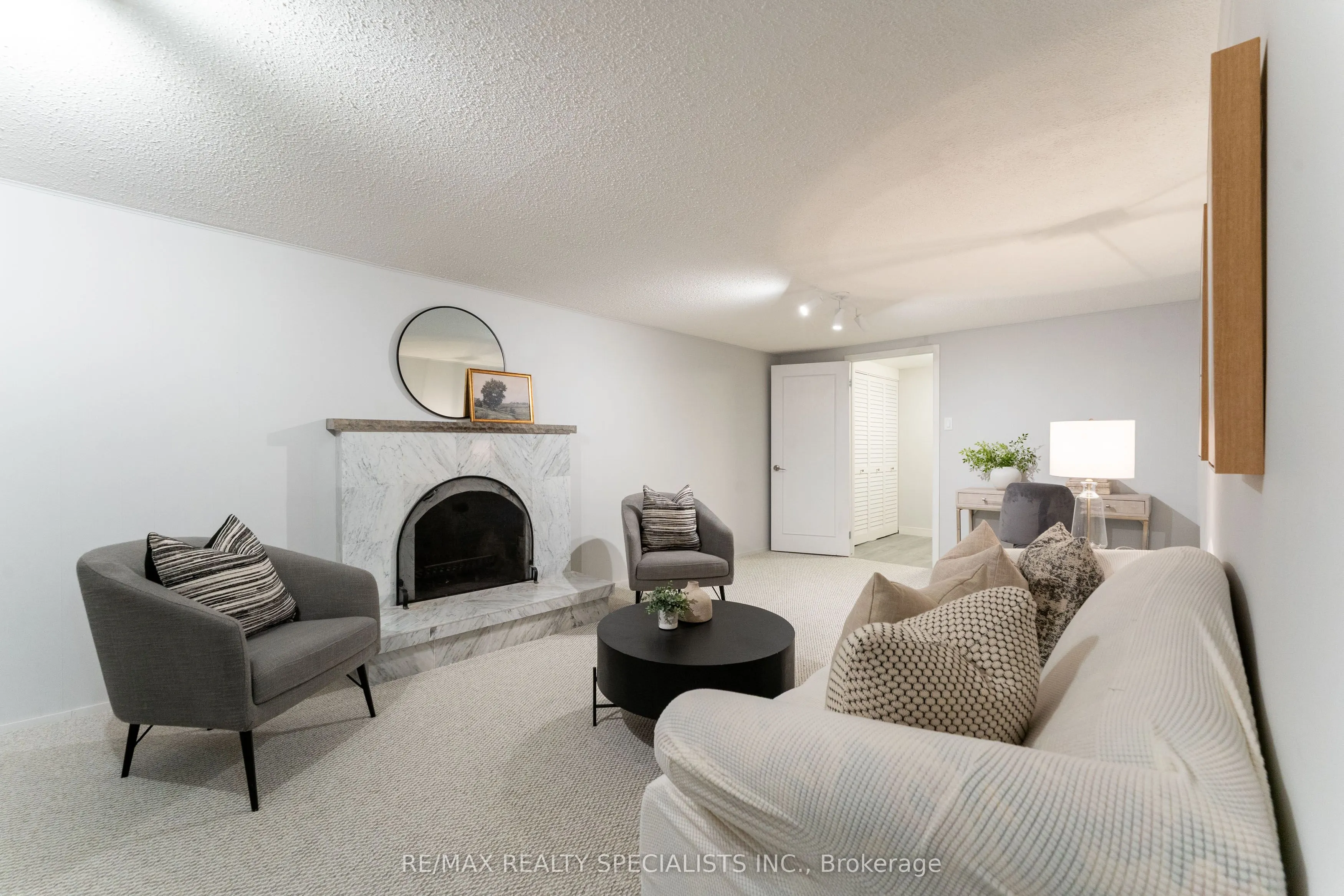 2252 Upper Middle Road, #6