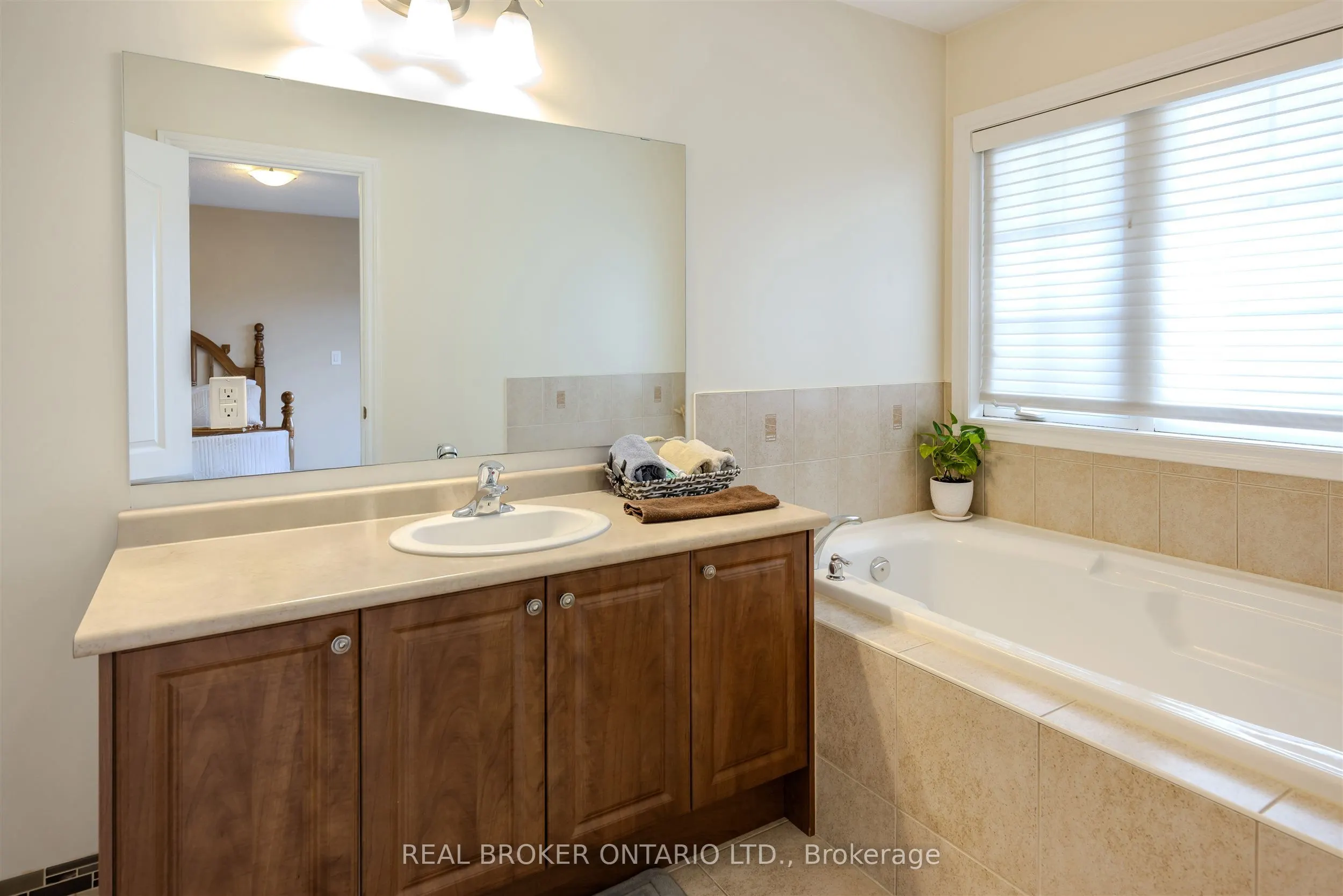 636 Serafini Crescent